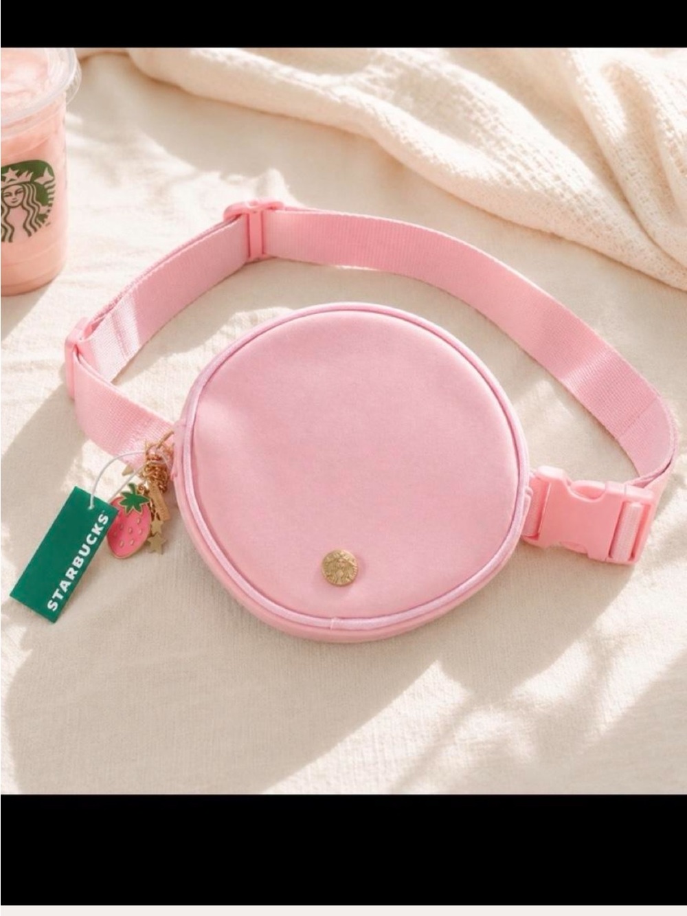 Starbucks
Starbucks Pink Round
Crossbody Belt Bag with Strawberry Charm
New